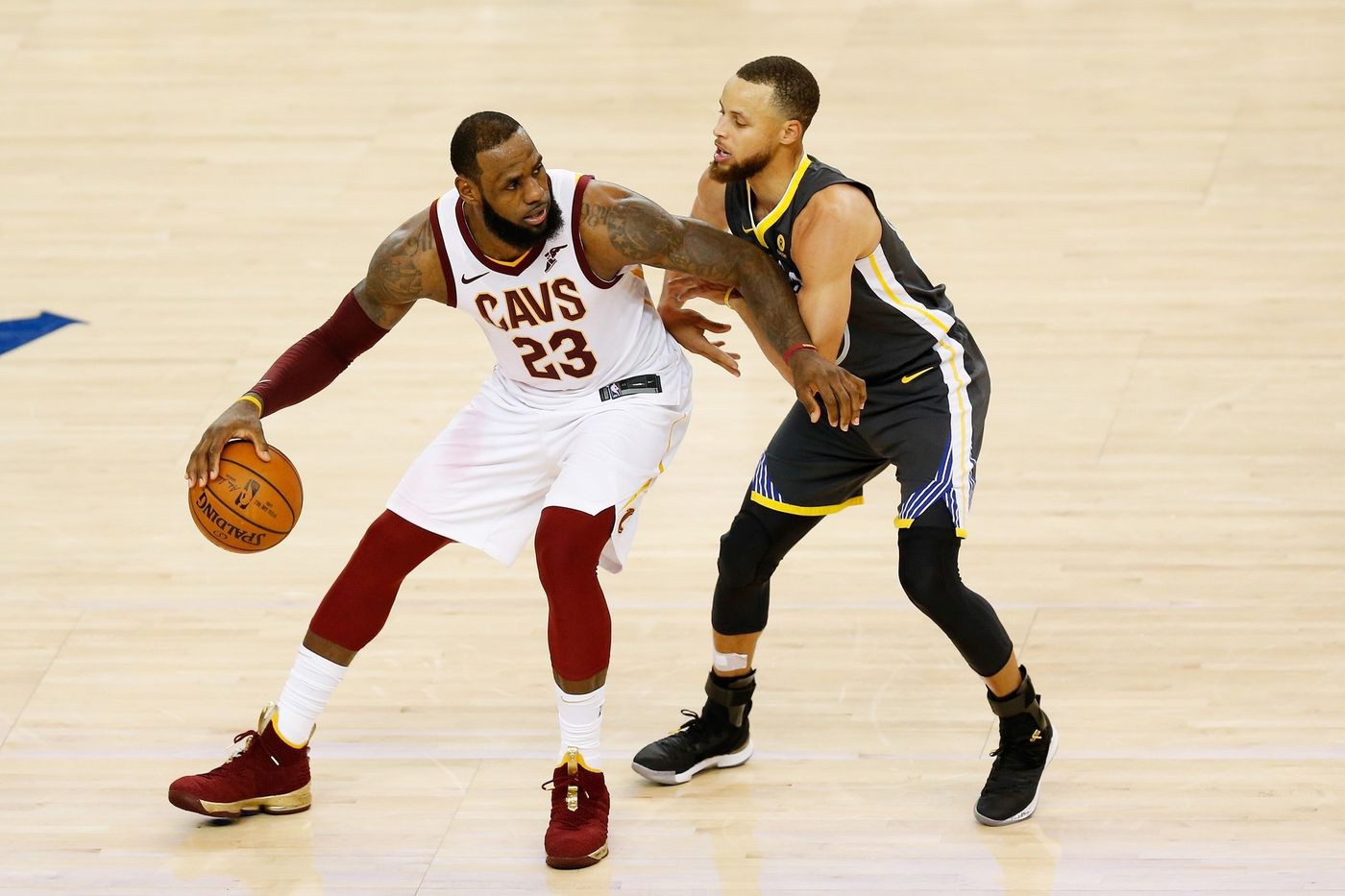 Stephen Curry gửi lời dằn mặt đến LeBron James và Lakers: Đừng quên, Miền Tây vẫn còn chúng tôi - Ảnh 1.