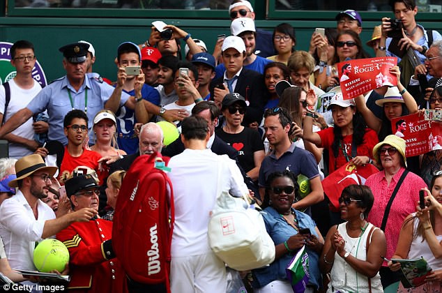 Federer bị loại sớm, CĐV phẫn nộ vì trót mua vé chung kết Wimbledon 2018 - Ảnh 3.