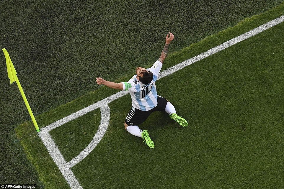 Những hình ảnh ghi khoảnh khắc kỳ diệu đáng nhớ nhất World Cup 2018 - Ảnh 11.
