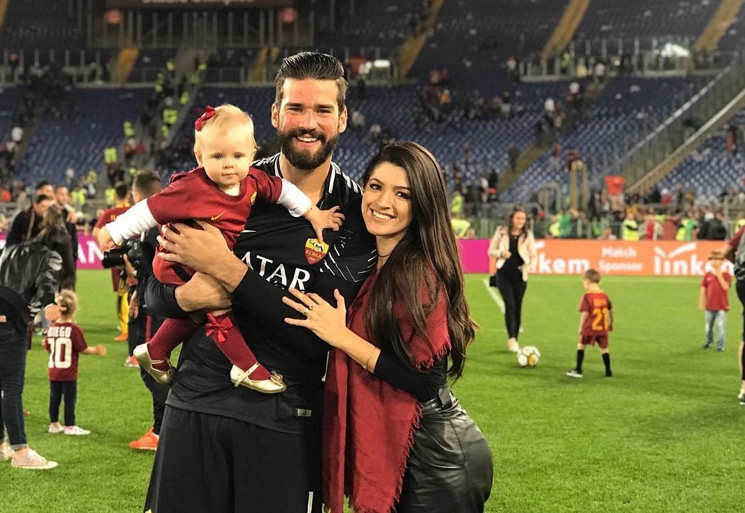 Alisson Becker: Từ biểu tượng sex đến thủ môn đắt nhất thế giới - Ảnh 7.