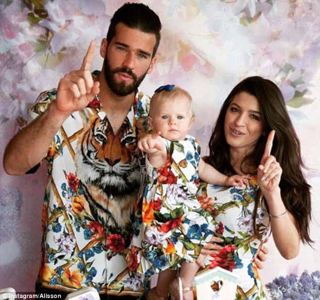 Alisson Becker: Từ biểu tượng sex đến thủ môn đắt nhất thế giới - Ảnh 6.