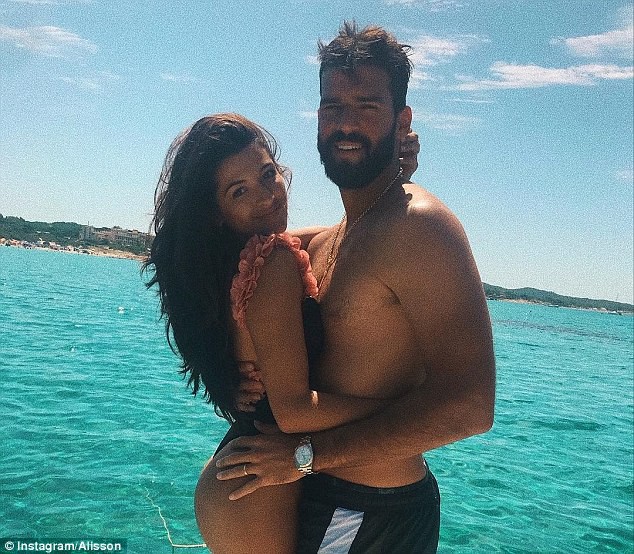 Alisson Becker: Từ biểu tượng sex đến thủ môn đắt nhất thế giới - Ảnh 11.