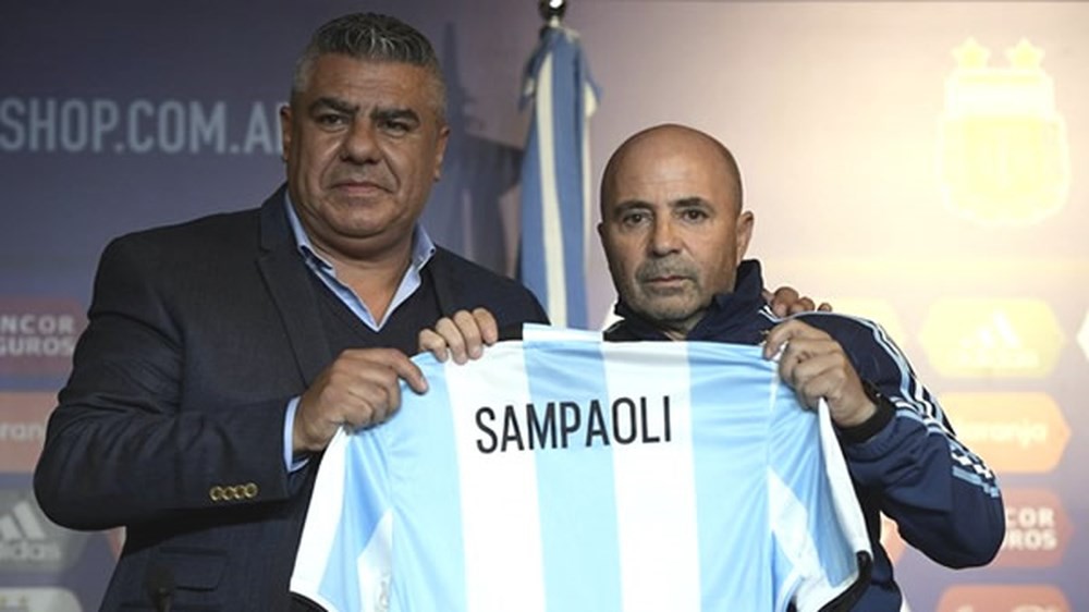 LĐBĐ Argentina chưa dám sa thải HLV Jorge Sampaoli vì sợ đền bù… 457 tỷ đồng - Ảnh 1.