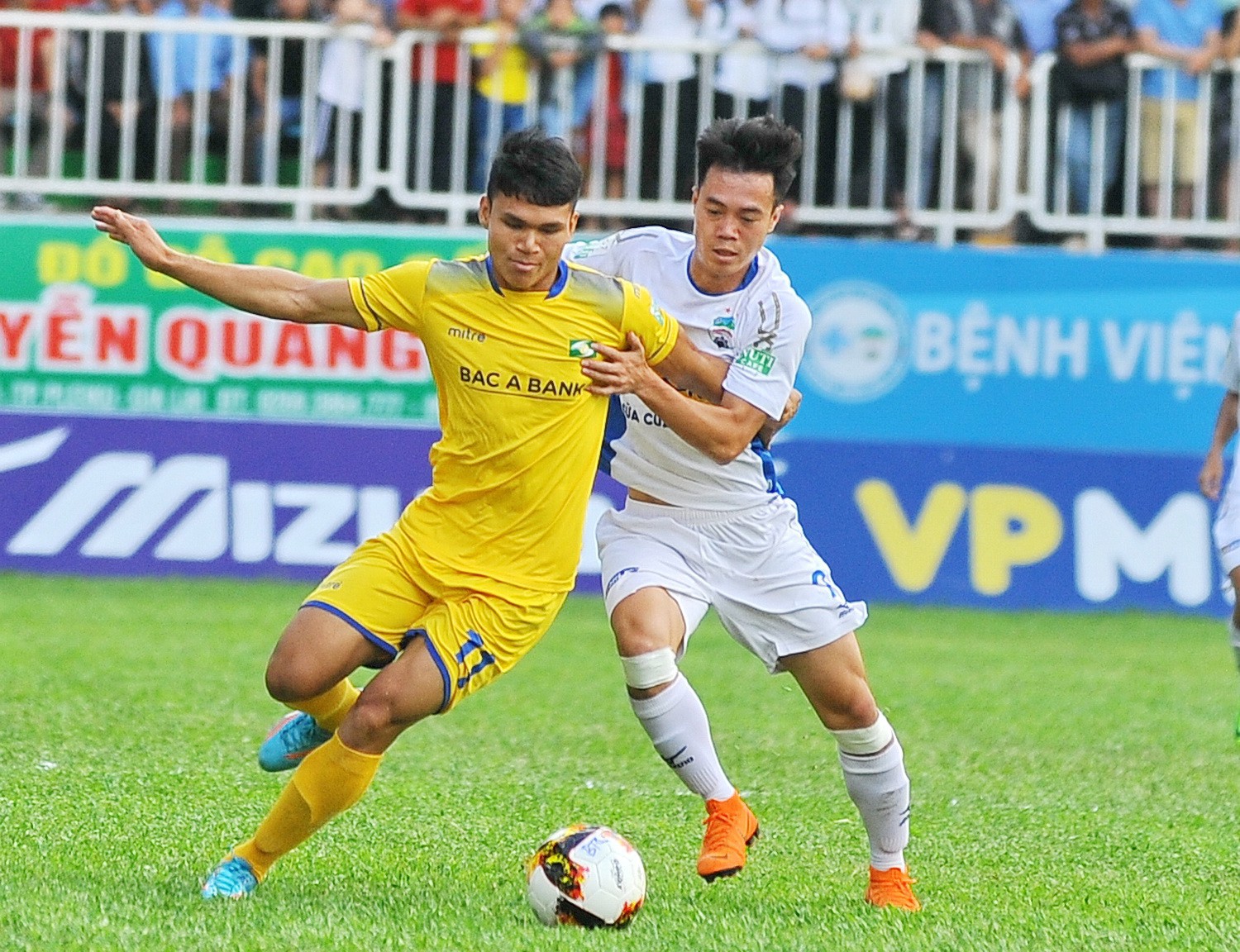 Trực tiếp V.League 2018 Vòng 20: Sông Lam Nghệ An - Hoàng Anh Gia Lai - Ảnh 1.