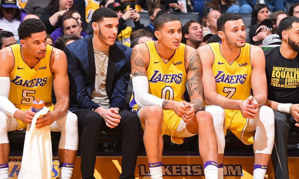 Cho LeBron James đánh trung phong, Lakers muốn biến thành một phiên bản của Golden State Warriors? - Ảnh 2.