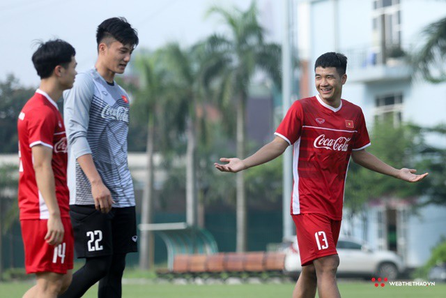 Chùm ảnh: U23 Việt Nam tập buổi đầu tiên chuẩn bị  chiến dịch ASIAD 2018 - Ảnh 6.