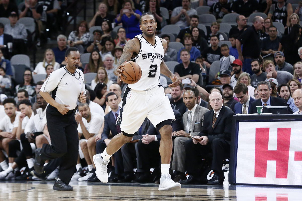 Vượt qua buổi kiểm tra y tế, Kawhi Leonard chính thức đến Raptors - Ảnh 1.