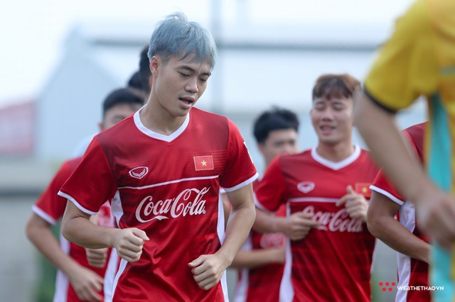 Nhận mưa bàn thua ở Thanh Hóa, Tiến Dũng đổi kiểu tóc khi lên U23 Việt Nam - Ảnh 7.
