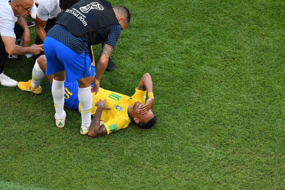 Diễn viên đại tài Neymar lại bị chỉ trích vì ăn vạ lộ liễu - Ảnh 4.