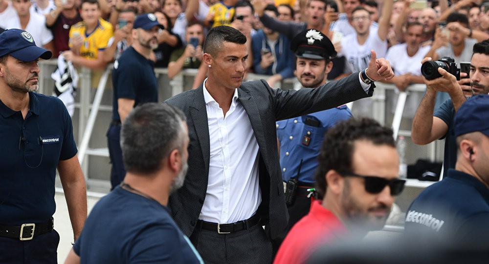 Ronaldo chưa đá, vé trận đấu Serie A đã tăng chóng mặt - Ảnh 3.