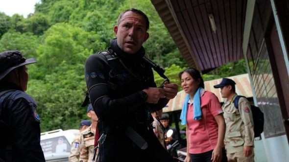 Thợ lặn giải cứu đội bóng nhí Thái Lan là ultra marathoner siêu hạng - Ảnh 11.