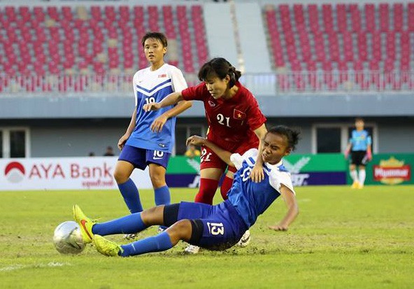 Tuyển nữ Việt Nam đả bại Singapore với 10 bàn không gỡ - Ảnh 1.