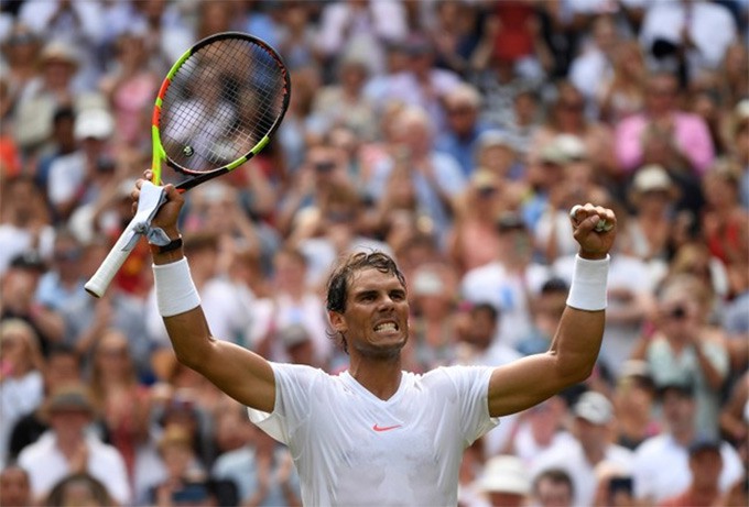 Wimbledon ngày thi đấu thứ 4: Nadal và Djokovic đi tiếp, Cilic thua sốc - Ảnh 1.