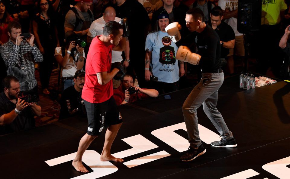 Max Holloway và Brian Ortega chính thức nghỉ UFC 226 - Ảnh 3.