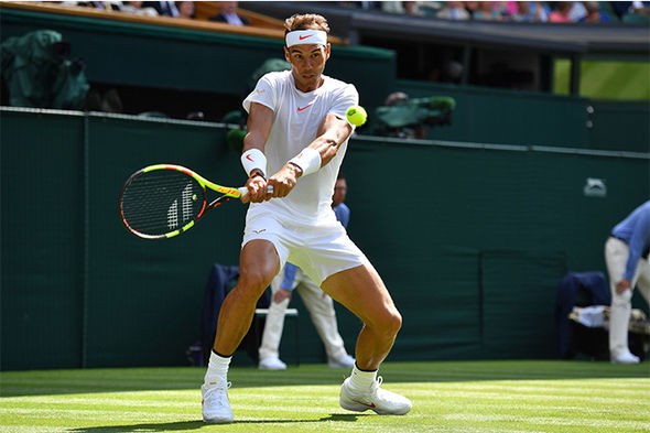 Wimbledon 2018: Nadal bị tuýt còi, Djokovic khó chịu vì luật câu giờ - Ảnh 5.