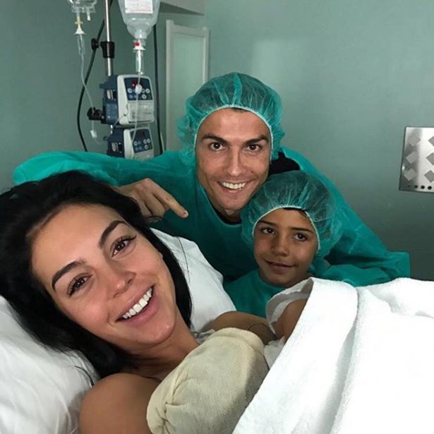 Ronaldo và Facebook bắt tay cho ra kênh truyền hình thực tế siêu sao người Bồ   - Ảnh 5.