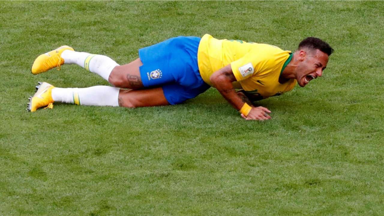 Brazil bị loại ở tứ kết World Cup và Neymar phải trả giá cho màn ăn vạ tai tiếng? - Ảnh 3.