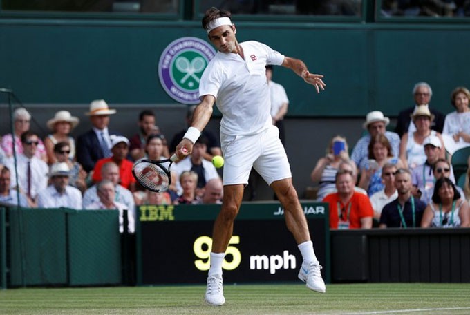 Wimbledon 2018 ngày thứ 5: Federer tiếp tục phô diễn sức mạnh - Ảnh 1.