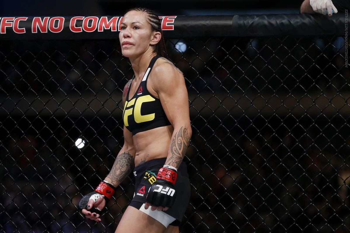Nữ võ sĩ MMA đáng sợ nhất thế giới Cris Cyborg có thể sẽ rời UFC? - Ảnh 3.