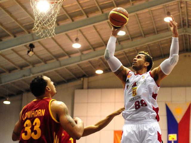 Ông già 45 tuổi Asi Taulava và 16 năm thi đấu bóng rổ ASIAD cùng đội tuyển Philippines - Ảnh 1.
