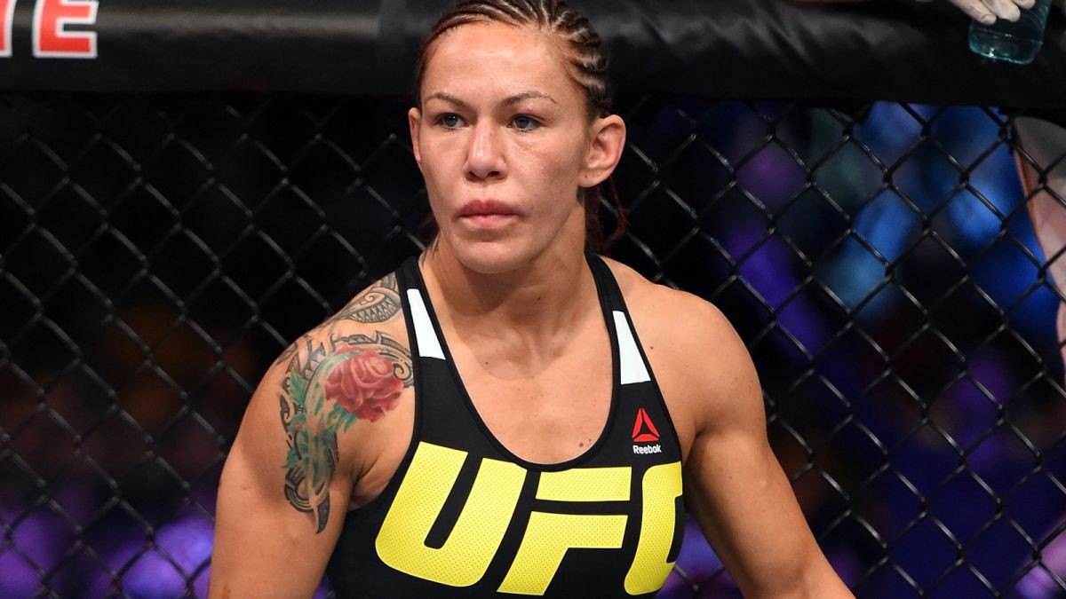 Nữ võ sĩ MMA đáng sợ nhất thế giới Cris Cyborg có thể sẽ rời UFC? - Ảnh 1.