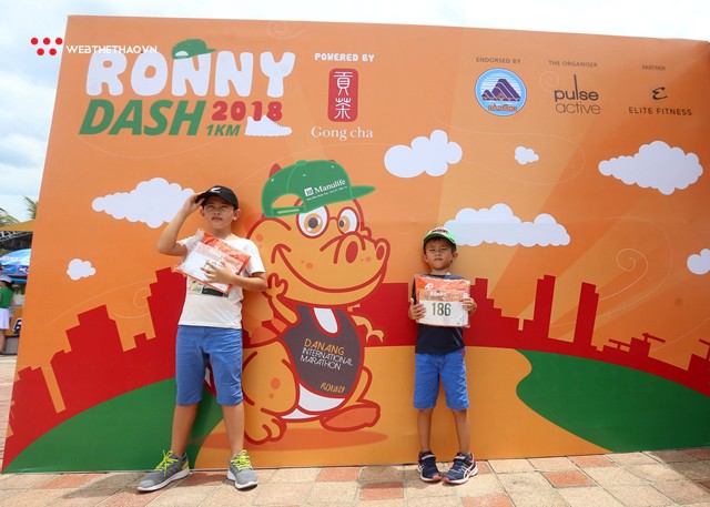 Chùm ảnh: Ronny Dash khởi động hoàn hảo cho Manulife Danang International Marathon 2018 - Ảnh 1.