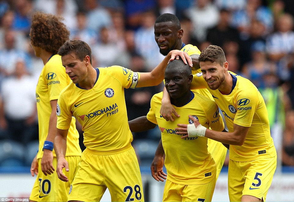 5 điểm nhấn đáng chú ý từ màn ra mắt của HLV Sarri ở trận Huddersfield - Chelsea - Ảnh 7.
