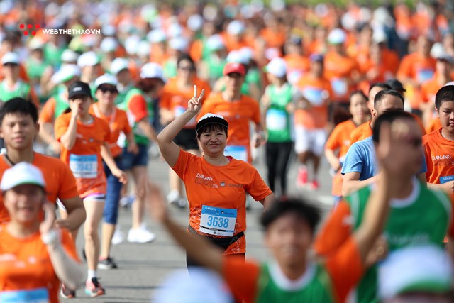 Chùm ảnh: Biển người tranh tài tại cự ly 5km Manulife Danang International Marathon 2018. - Ảnh 2.