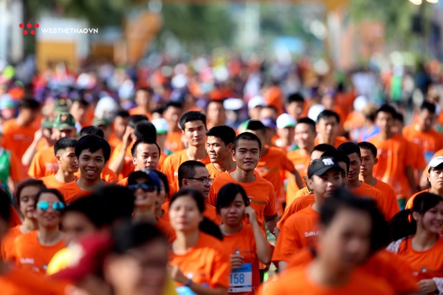 Chùm ảnh: Biển người tranh tài tại cự ly 5km Manulife Danang International Marathon 2018. - Ảnh 9.