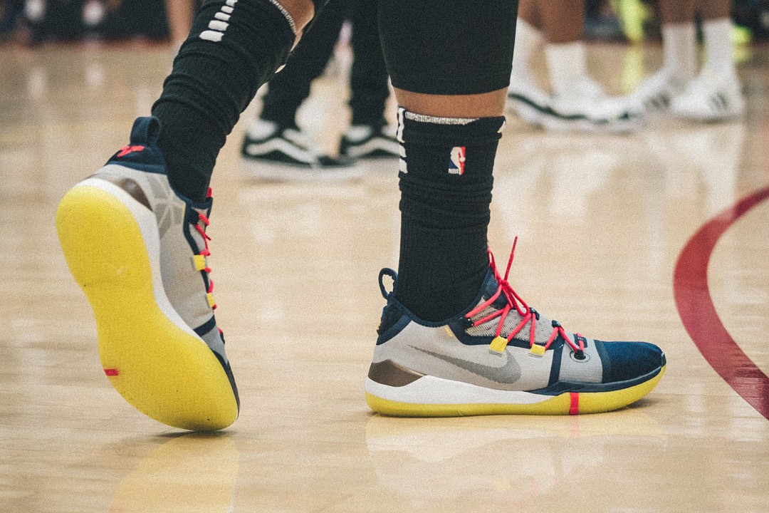 DeMar DeRozan hé lộ mẫu Nike Kobe mới toanh tại Drew League - Ảnh 1.