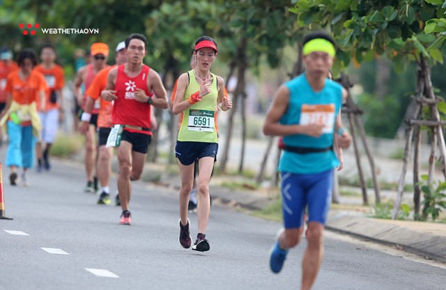 DNIM 2018: Trang Hạ giấu chồng tạo quĩ đen cho chạy bộ - Ảnh 5.