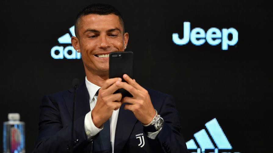 “Cậu bé trốn học” Ronaldo và số phận trái ngược của người bạn thơ ấu (Kỳ 1) - Ảnh 2.