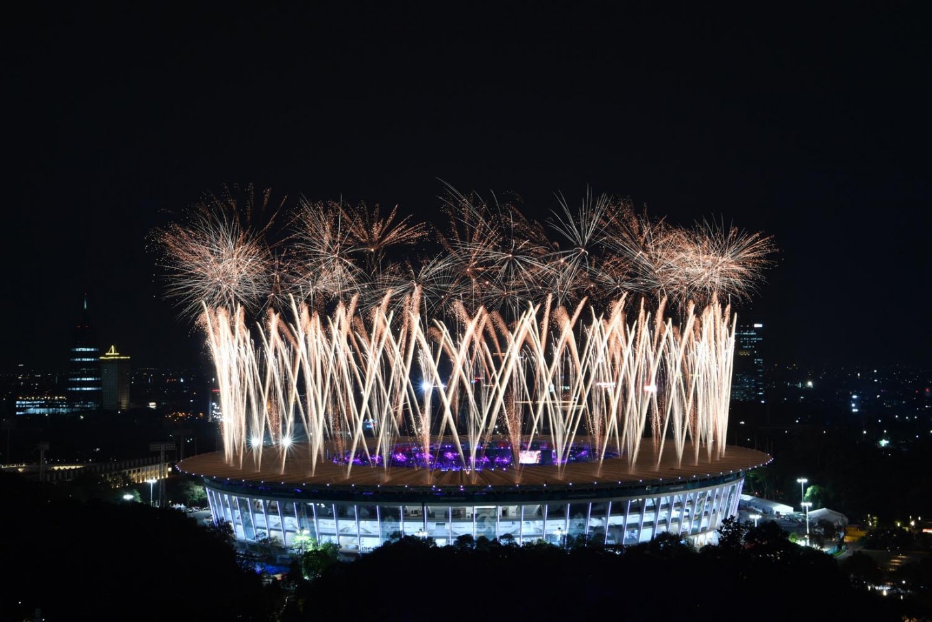 Lễ hội đầy màu sắc, độc lạ ở khai mạc ASIAD 2018 - Ảnh 10.