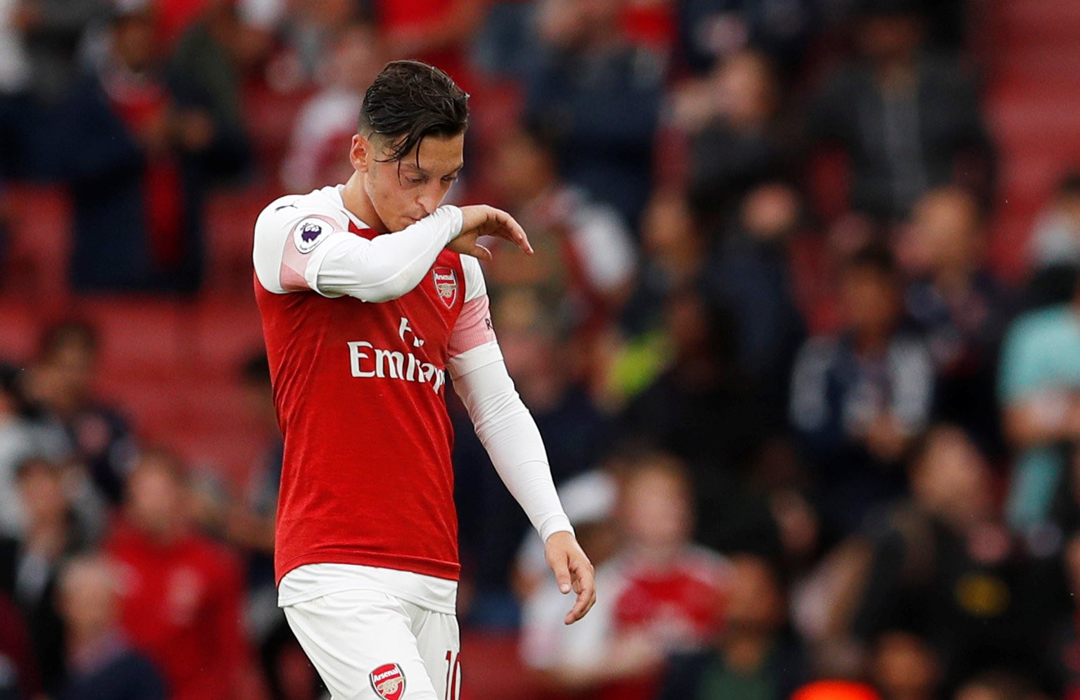 Vì sao HLV Emery dằn mặt Ozil trước trận Chelsea - Arsenal? - Ảnh 1.