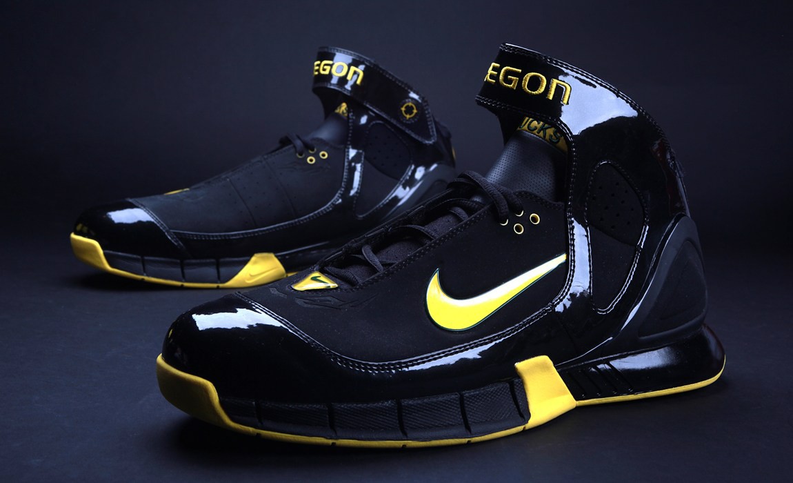 Nike Huarache 2K5: 13 năm nhìn lại mẫu giày thửa đầu tiên của Kobe Bryant - Ảnh 5.