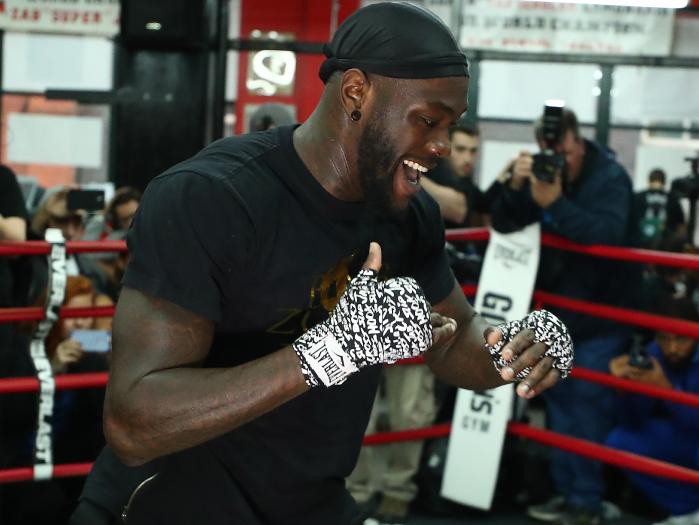 Bạn tập so sánh thế nào về 2 ngôi sao quyền anh Deontay Wilder và Tyson Fury? - Ảnh 3.