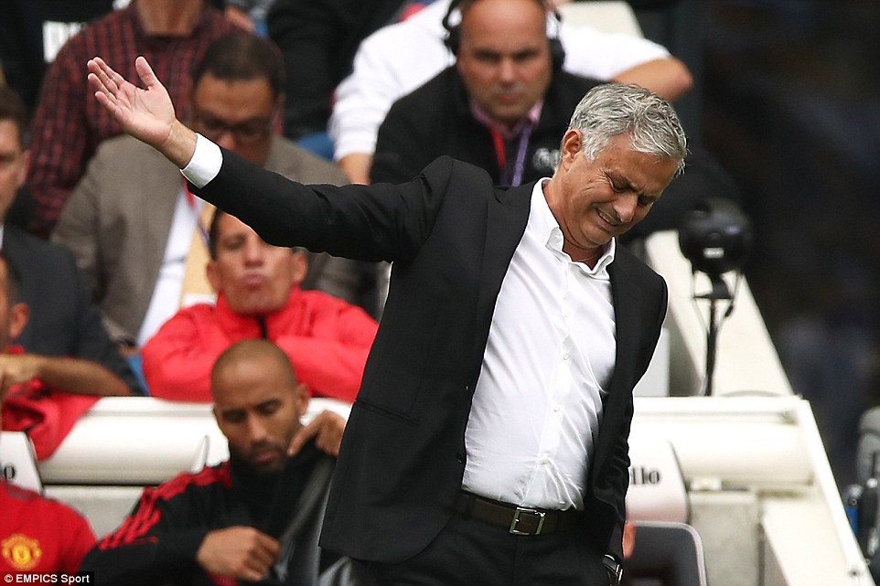 Man Utd thua sốc Brighton, nhà cái đồng loạt đưa Mourinho thành ứng viên hàng đầu bị sa thải - Ảnh 5.