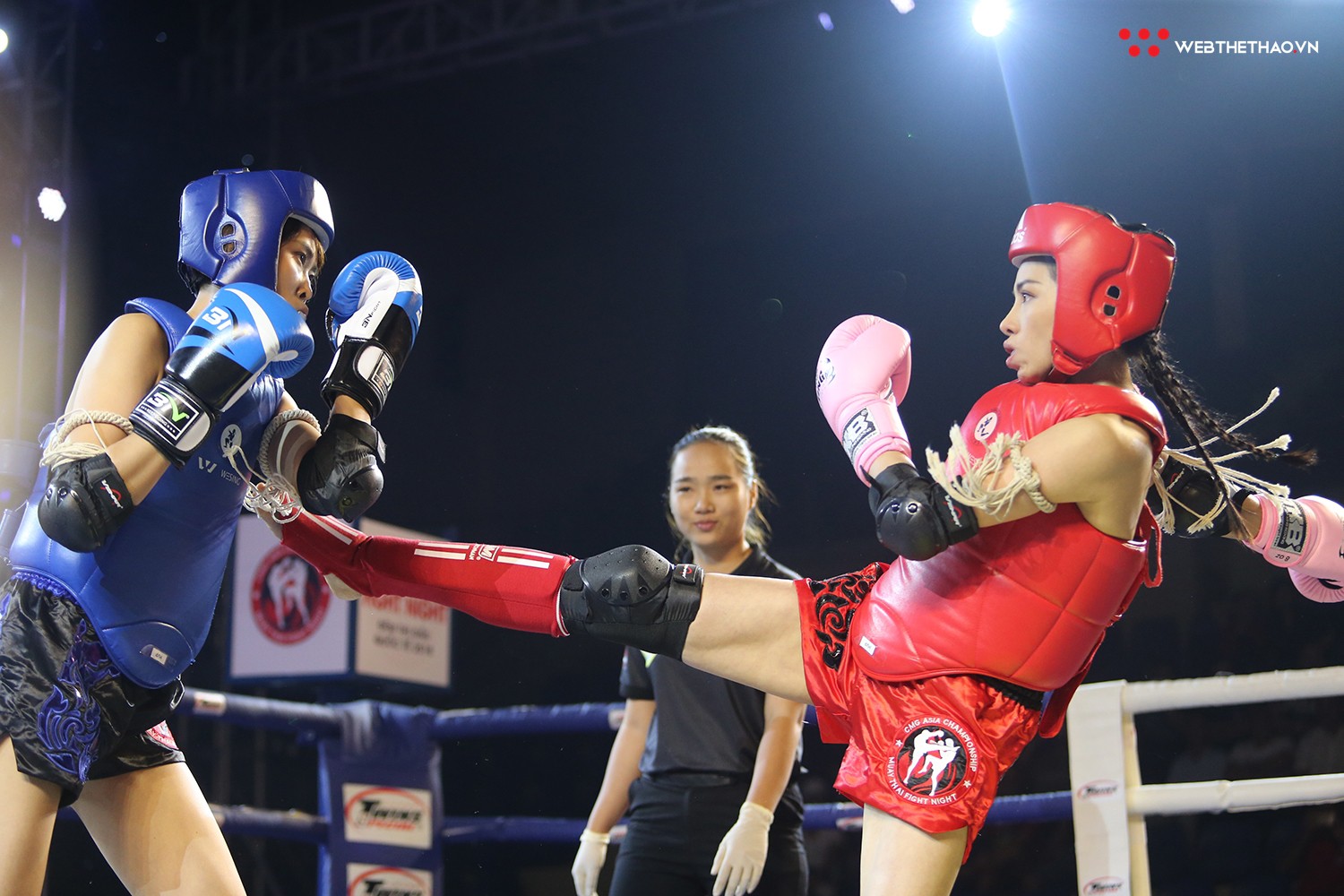 Muay Thai Fight Night 2018: Nguyễn Trần Duy Nhất thắng thuyết phục võ sĩ Thái Lan  - Ảnh 12.