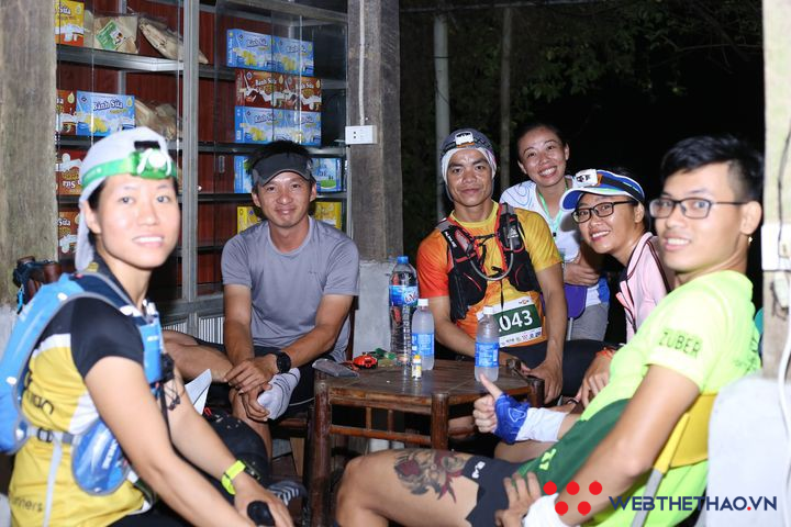 Loop Ultra Trail 2018: Đêm lầy lội trên đỉnh Ba Vì - Ảnh 5.