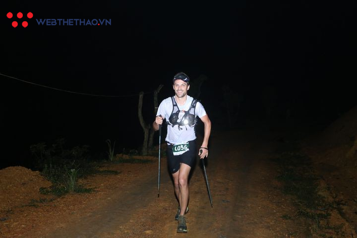 Loop Ultra Trail 2018: Đêm lầy lội trên đỉnh Ba Vì - Ảnh 10.