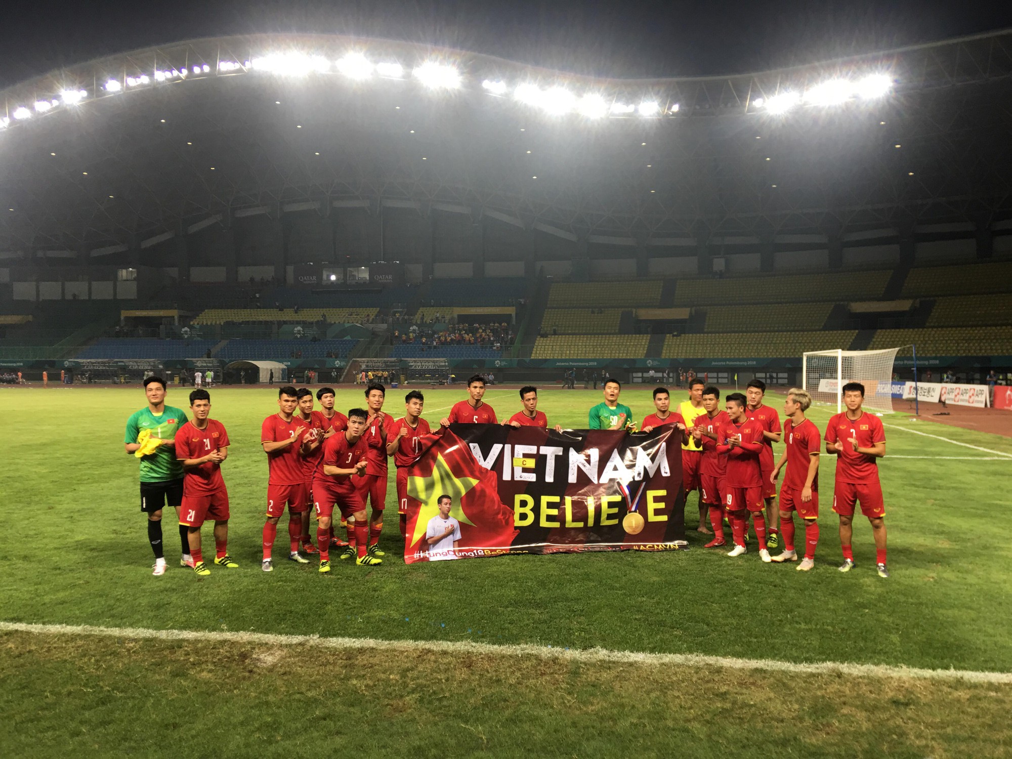 Đánh bại Olympic Bahrain, Olympic Việt Nam gửi lời cảm ơn Đỗ Hùng Dũng và người hâm mộ - Ảnh 1.