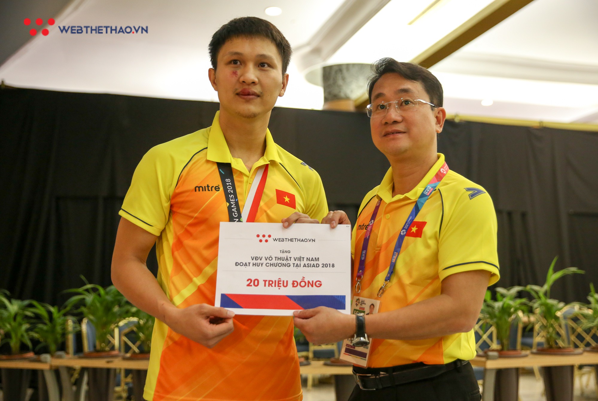 9 võ sĩ Pencak Silat Việt Nam đầu tiên tại ASIAD 2018 nhận thưởng từ Webthethao.vn - Ảnh 3.