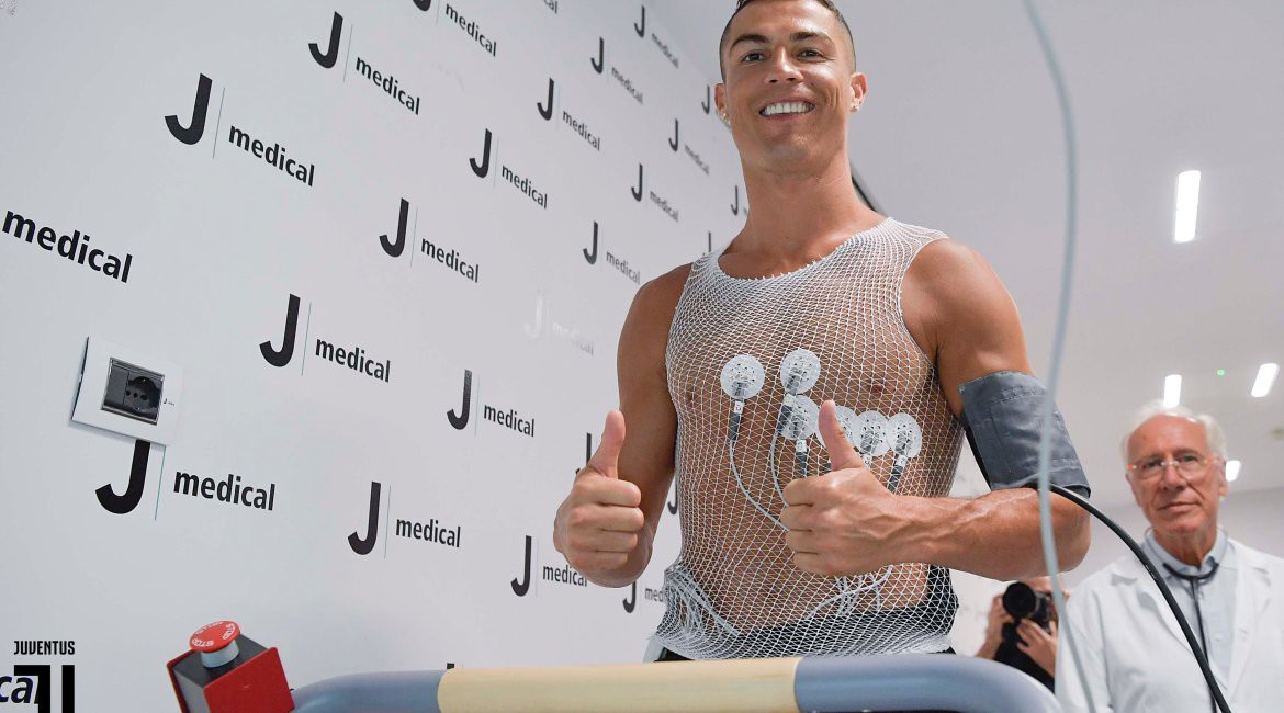Choáng với cách Ronaldo giữ cơ bắp khi tập Gym lúc... 2h sáng - Ảnh 5.