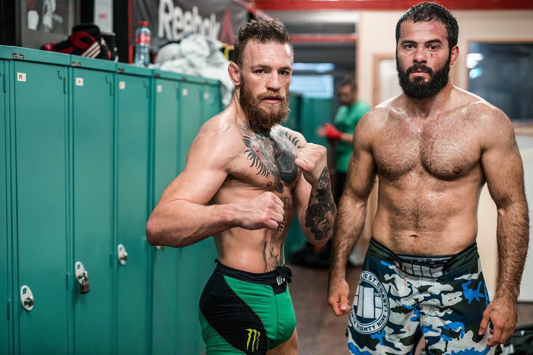 Conor McGregor tuyển bạn tập Nga để tiếp tục trò chơi tâm lý với Khabib?  - Ảnh 1.