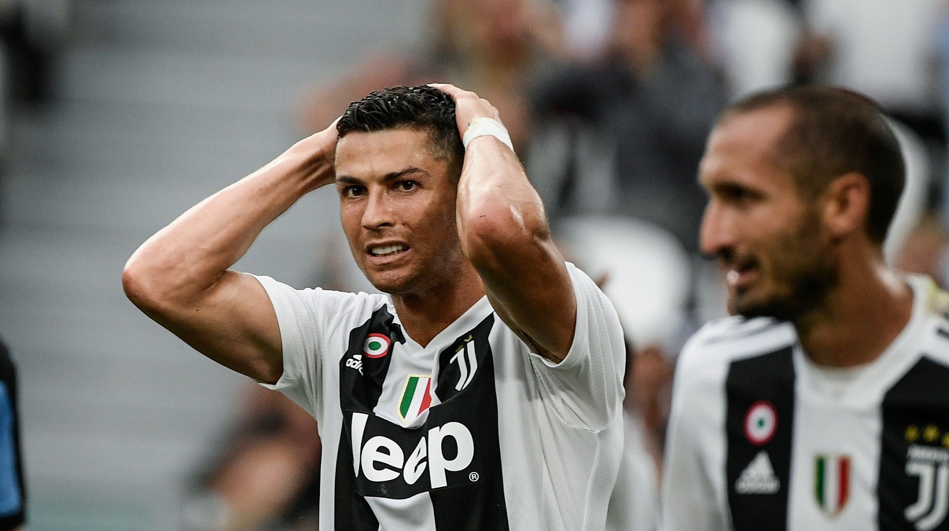 Ronaldo và 18 cầu thủ rời Real và Barca trong kỳ chuyển nhượng Hè bốc hơi ở các CLB mới - Ảnh 1.