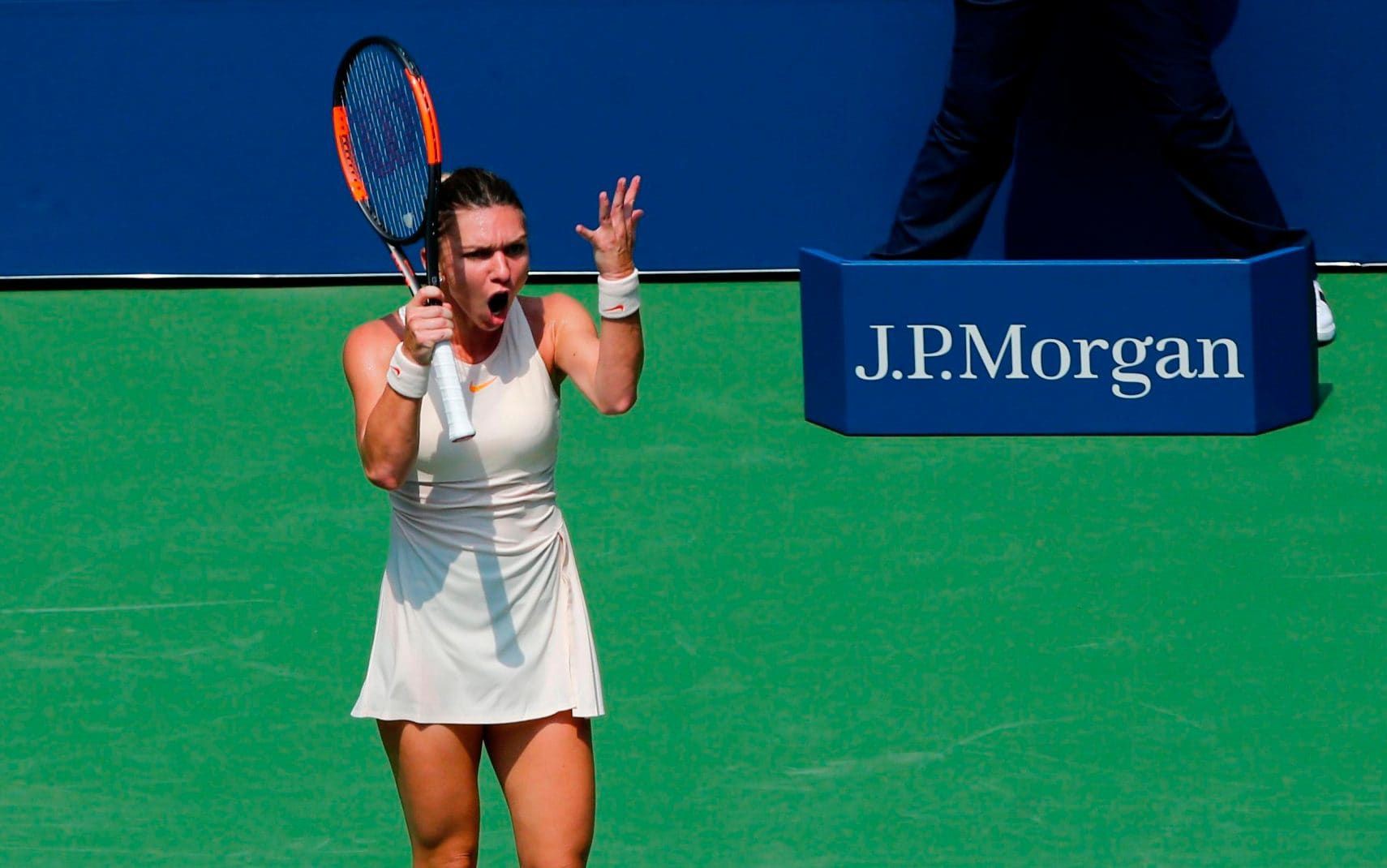 Vòng 1 US Open: Sốc với việc tay vợt số 1 thế giới Simona Halep bị loại - Ảnh 1.