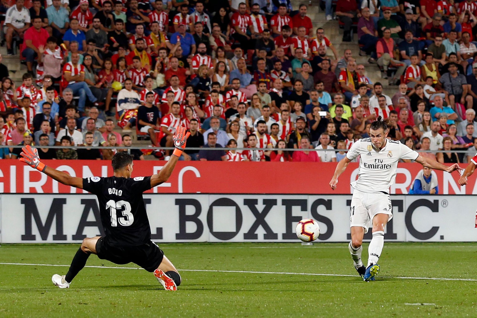 Gareth Bale thăng hoa chưa từng thấy sẽ ghi bàn vượt Ronaldo? - Ảnh 3.