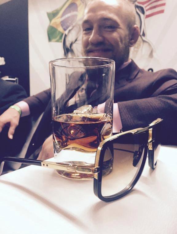 Conor McGregor hoàn toàn bất ngờ trước sự thành công của thương hiệu Whiskey Proper No. Twelve - Ảnh 3.