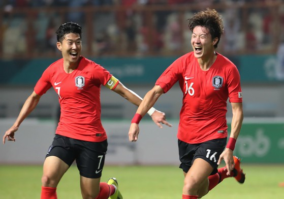 Chân sút ghi 8 bàn của Olympic Hàn Quốc suýt bị loại vì... yêu lăng nhăng - Ảnh 7.