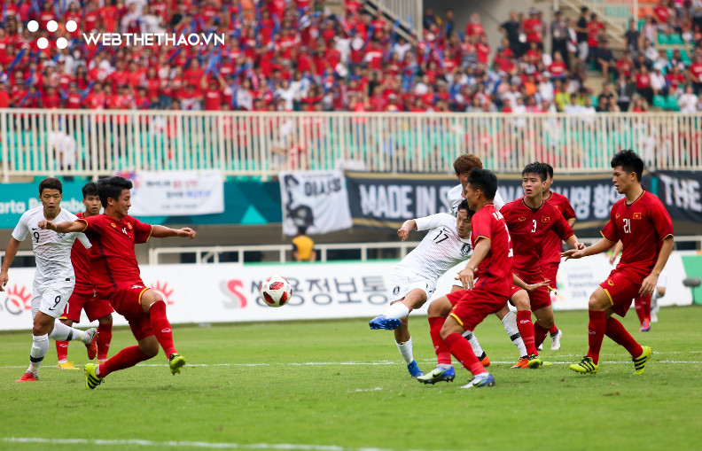 HLV Park Hang Seo tiết lộ học trò quá căng thẳng trong phòng thay đồ giữa trận đấu - Ảnh 1.